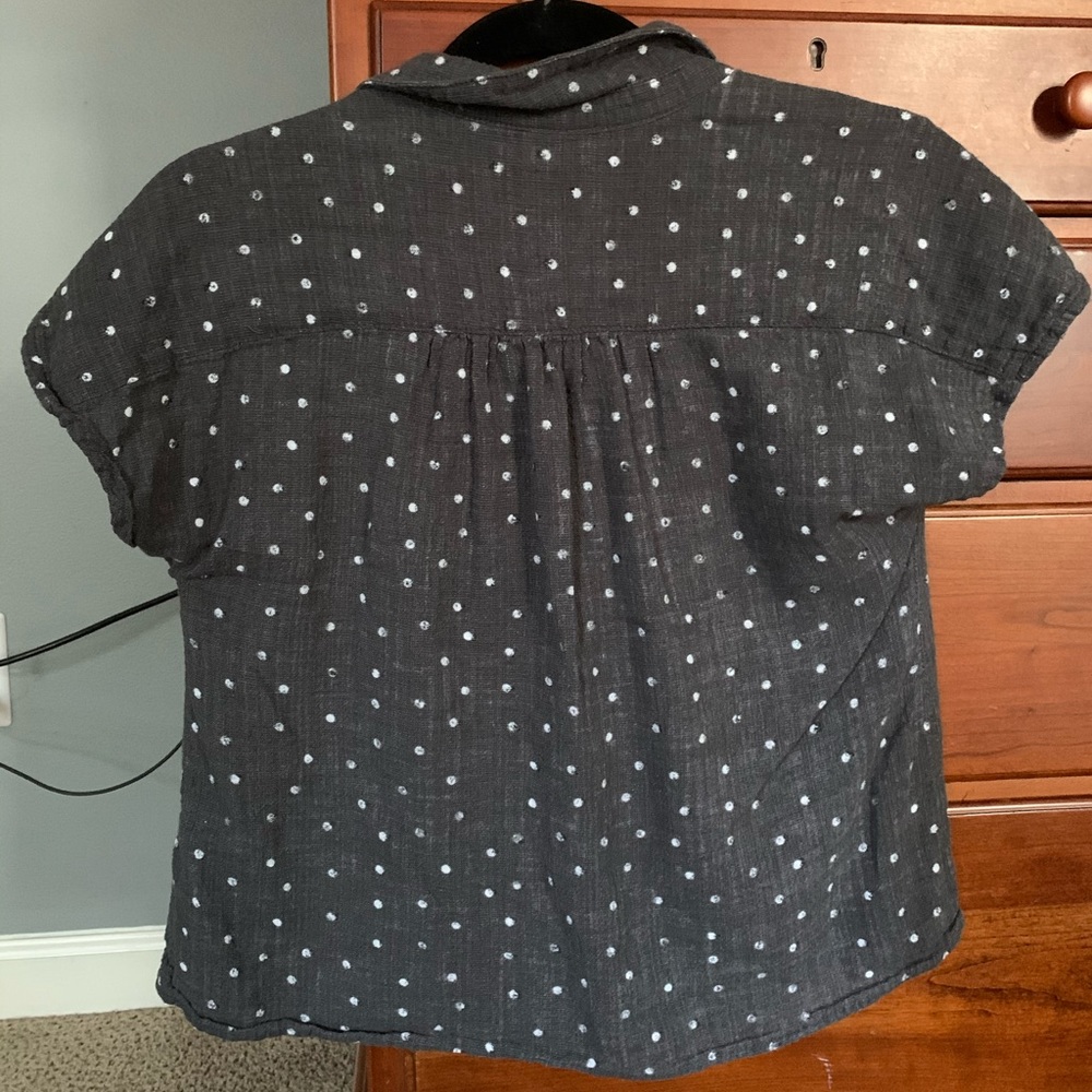 Universal Thread Linen Button Down - Picture 3 of 3